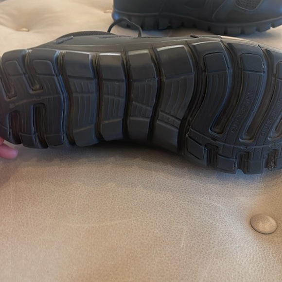 Size 11 men’s boots, snickers - Picture 3 of 3